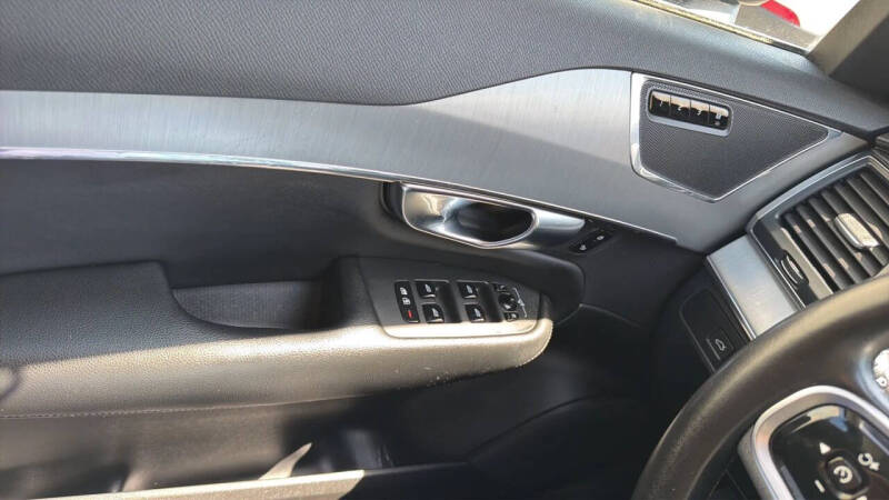 2023 Volvo XC90 B5 Core