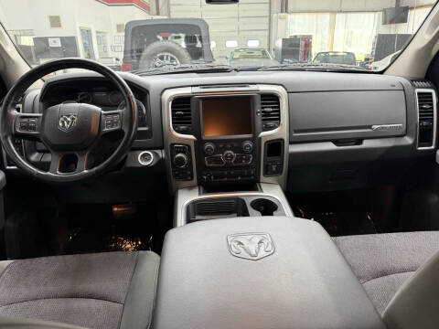 2016 RAM 1500 SLT