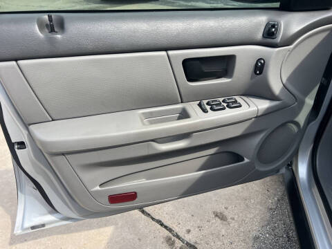 2006 Ford Taurus SE