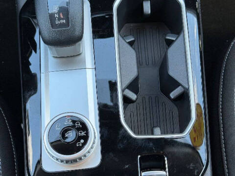 2025 Mitsubishi Outlander ES