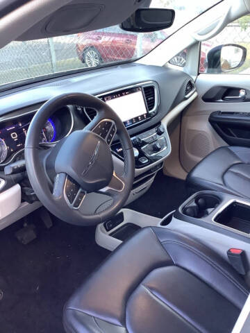 2023 Chrysler Pacifica Touring L