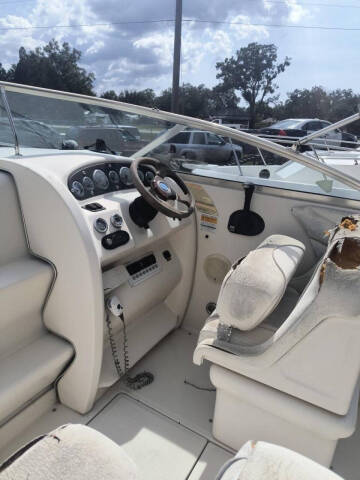 2001 Sea Ray 225 Weekender