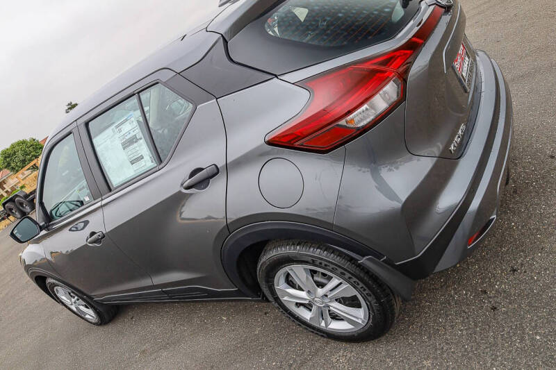 2025 Nissan Kicks Play S