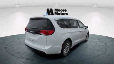 2026 Chrysler Voyager LX