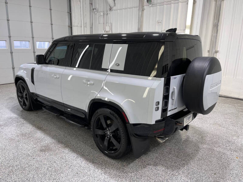 2022 Land Rover Defender 110 V8
