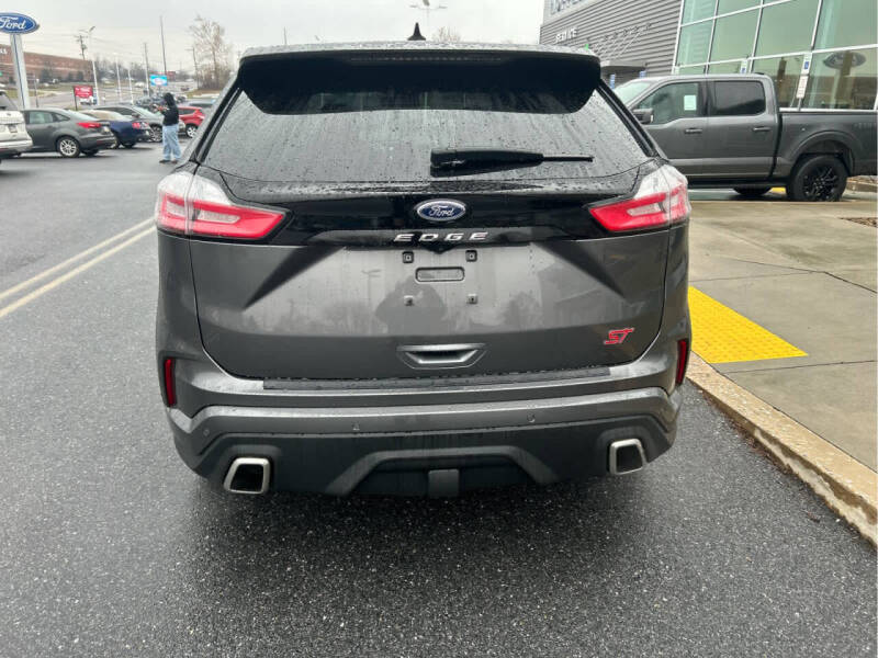 2022 Ford Edge ST