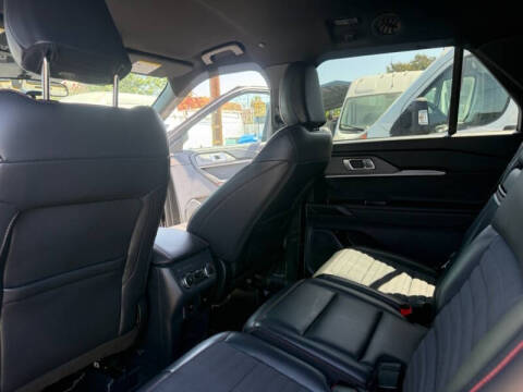 2025 Ford Explorer ST-Line
