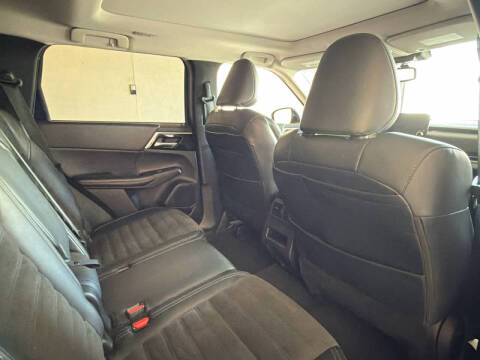 2024 Mitsubishi Outlander SE