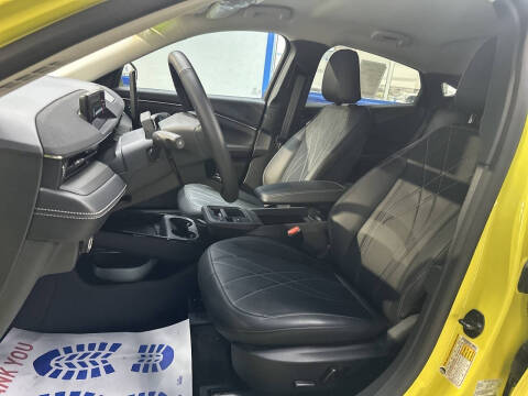 2025 Ford Mustang Mach-E Select