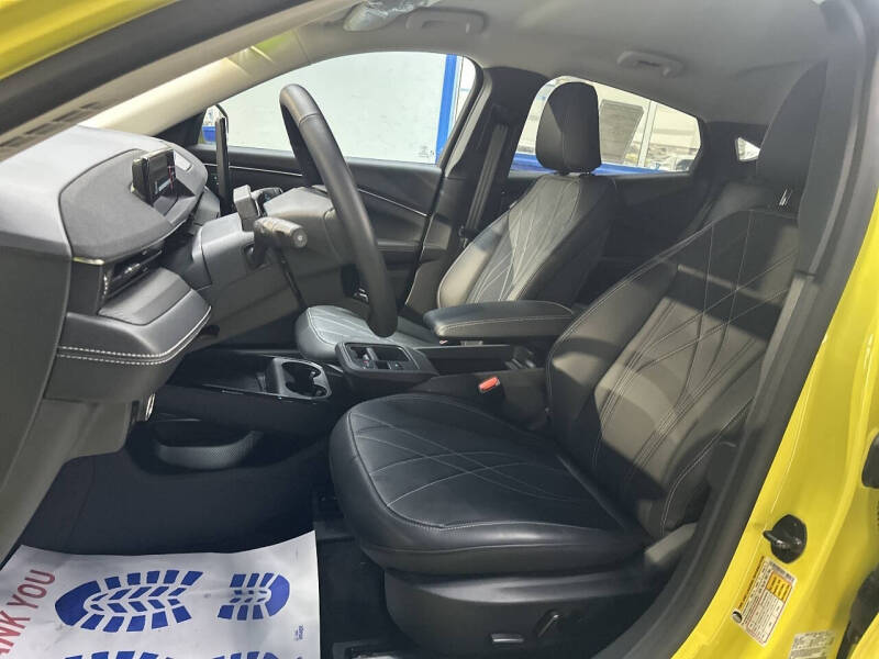 2025 Ford Mustang Mach-E Select