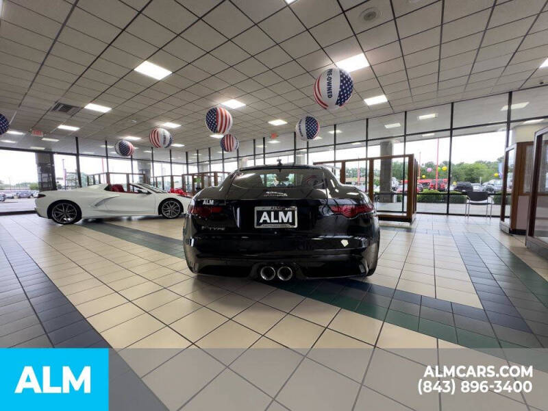 2023 Volvo XC40 B5 Plus Bright Theme