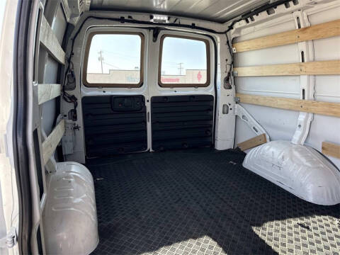 2024 Chevrolet Express 2500