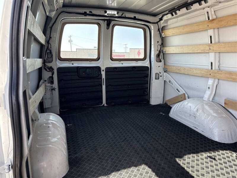 2024 Chevrolet Express 2500