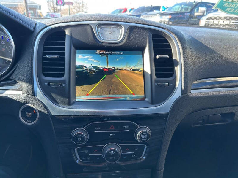 2017 Chrysler 300 Limited