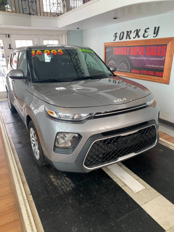 2022 Kia Soul LX's photo