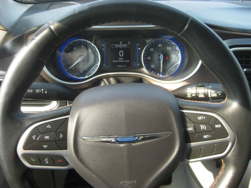 2017 Chrysler Pacifica Touring-L