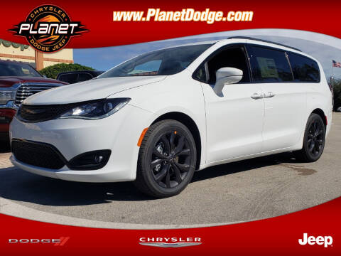 2020 Chrysler Pacifica for sale at PLANET DODGE CHRYSLER JEEP in Miami FL