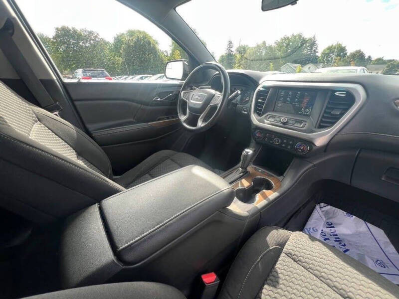 2017 GMC Acadia SLE-1