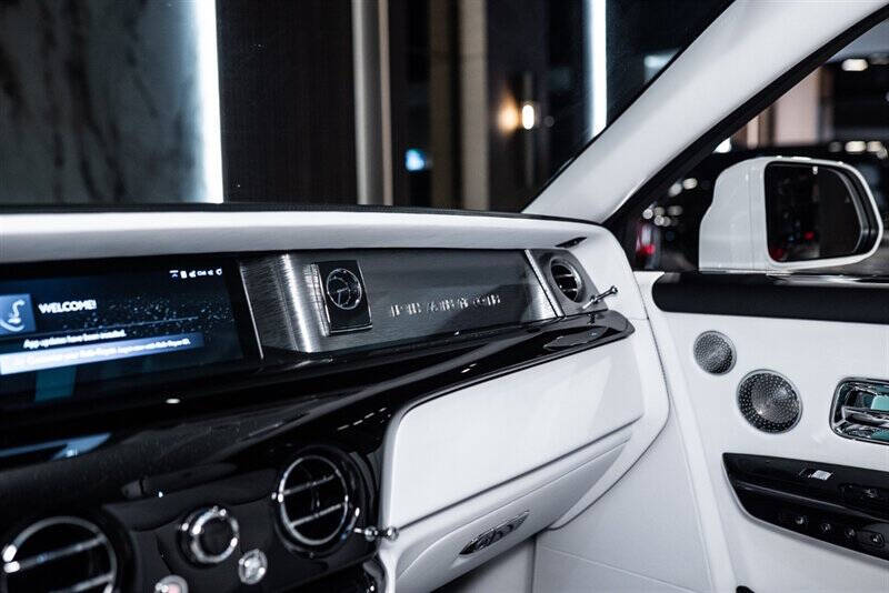 2025 Rolls-Royce Phantom