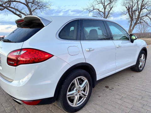 2014 Porsche Cayenne Platinum