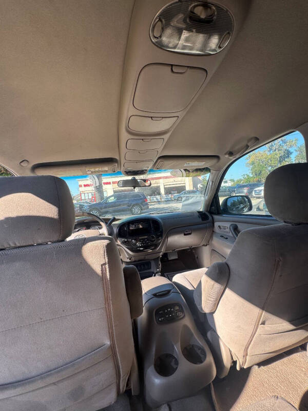 2005 Toyota Sequoia SR5