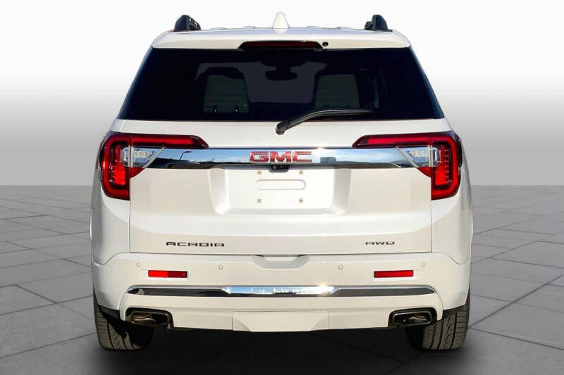 2023 GMC Acadia Denali