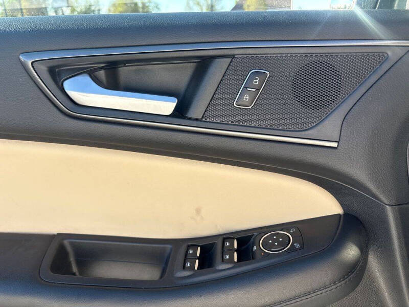 2023 Ford Edge SE