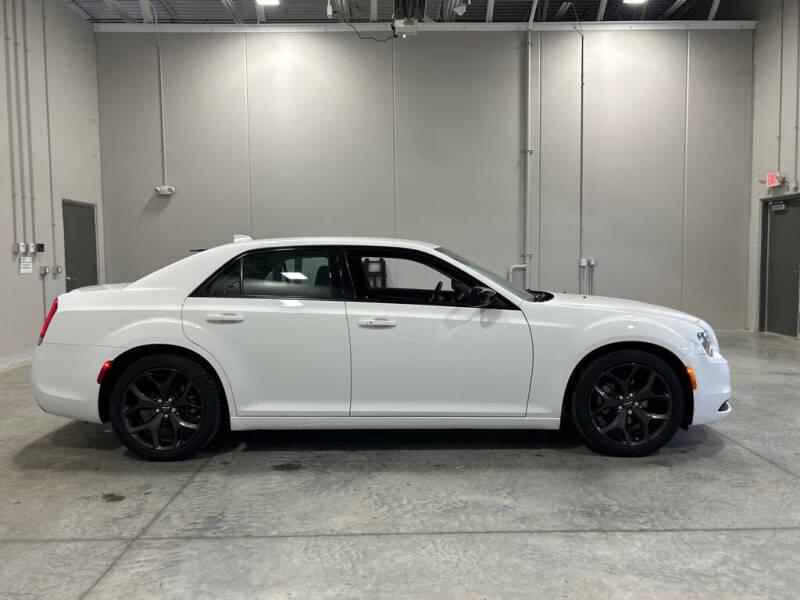 2022 Chrysler 300 Touring