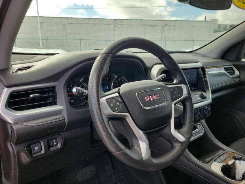 2023 GMC Acadia SLE