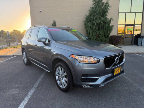 2016 Volvo XC90 T6 Momentum