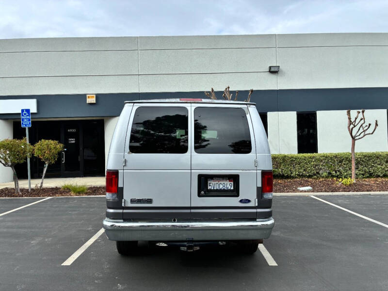 2006 Ford E-Series E-350 SD XLT