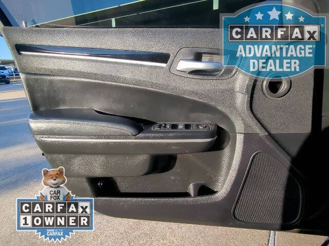 2023 Chrysler 300 Touring