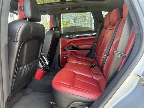 2016 Porsche Cayenne GTS
