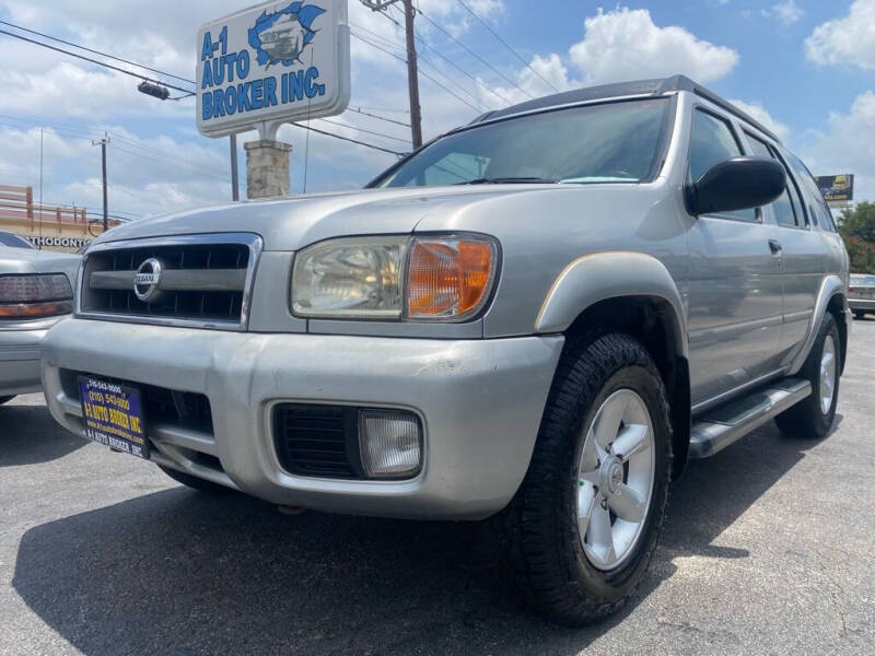 2003 Nissan Pathfinder LE
