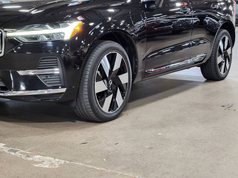 2023 Volvo XC60 Recharge T8 Plus Bright Theme