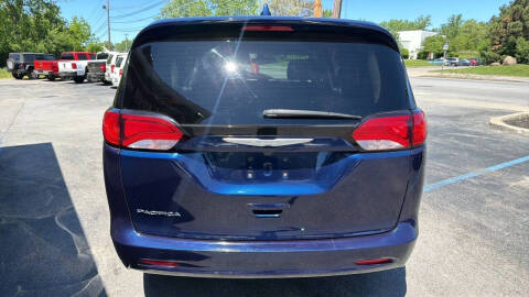 2017 Chrysler Pacifica LX