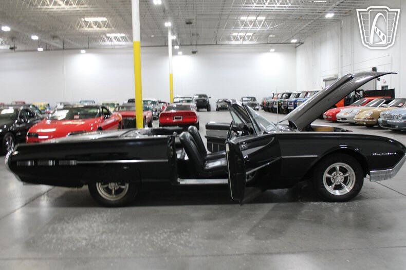 1962 Ford Thunderbird