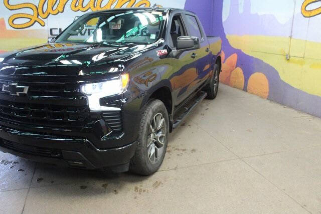 Used 2022 Chevrolet Silverado 1500 RST with VIN 3GCUDEED1NG530110 for sale in Grand Ledge, MI