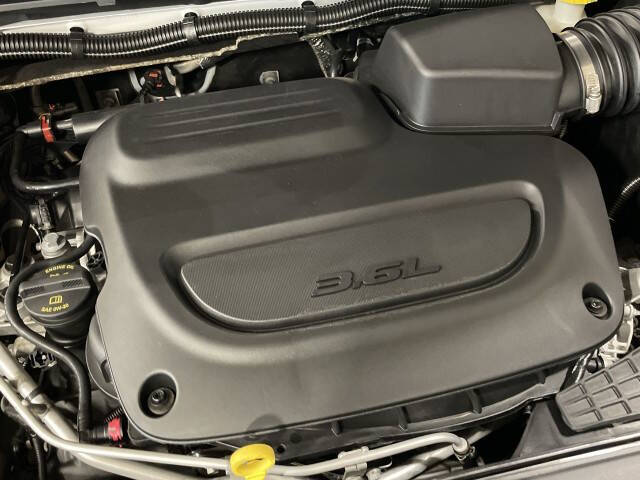 2024 Chrysler Voyager LX