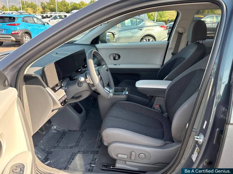 2025 Hyundai Ioniq 5 SE Standard Range