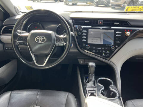 2019 Toyota Camry Hybrid XLE