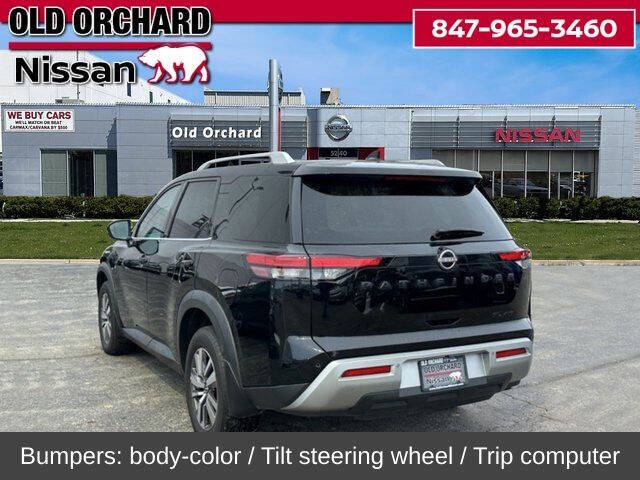 2022 Nissan Pathfinder SL