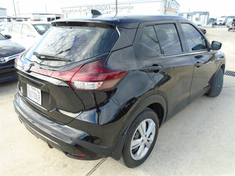 2023 Nissan Kicks S