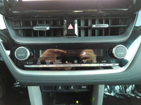 2025 Toyota Corolla Cross XLE