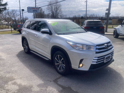 2017 Toyota Highlander for sale at JERRY SIMON AUTO SALES in Cambridge NY