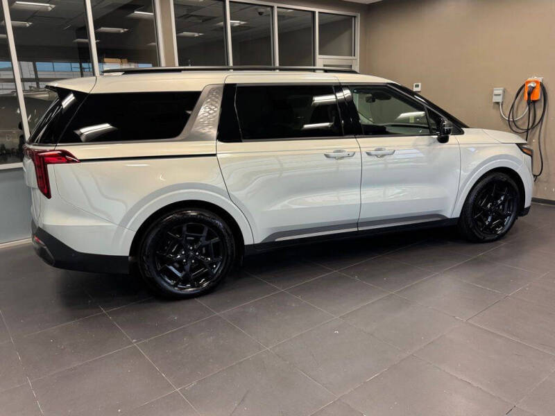 2025 Kia Carnival SX