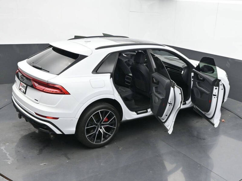 2022 Audi Q8 quattro Premium Plus 55 TFSI