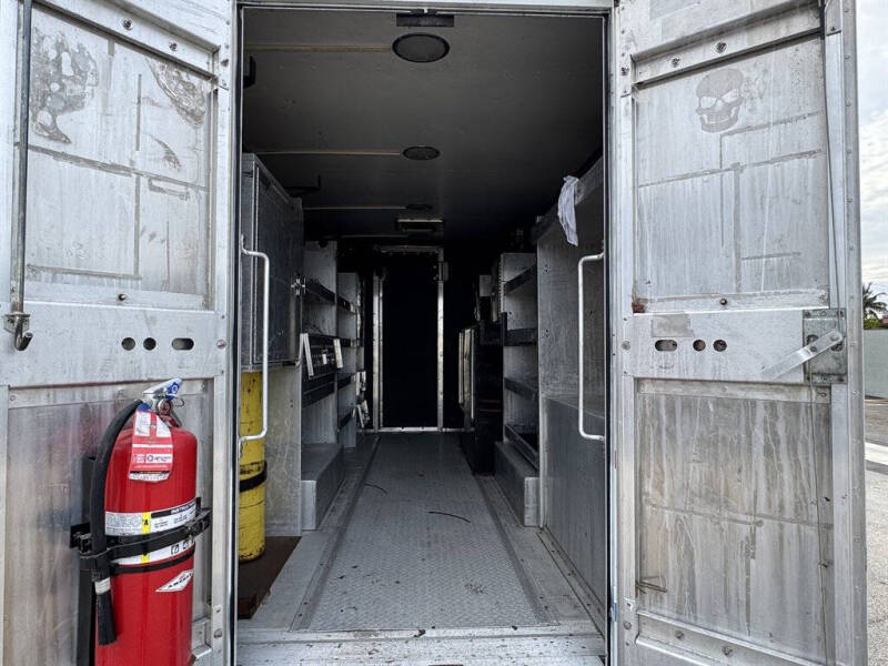 2016 Freightliner MT45 Chassis