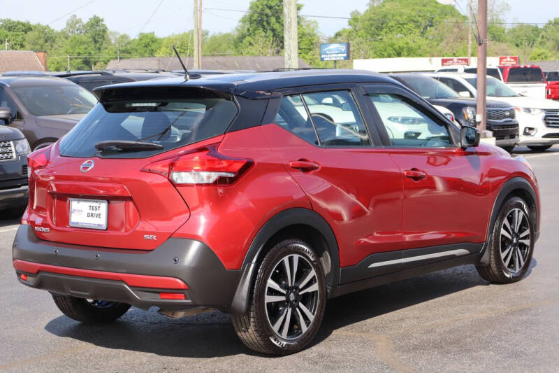 2020 Nissan Kicks SR