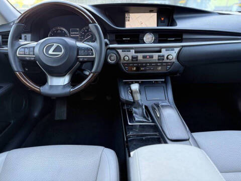 2017 Lexus ES 350